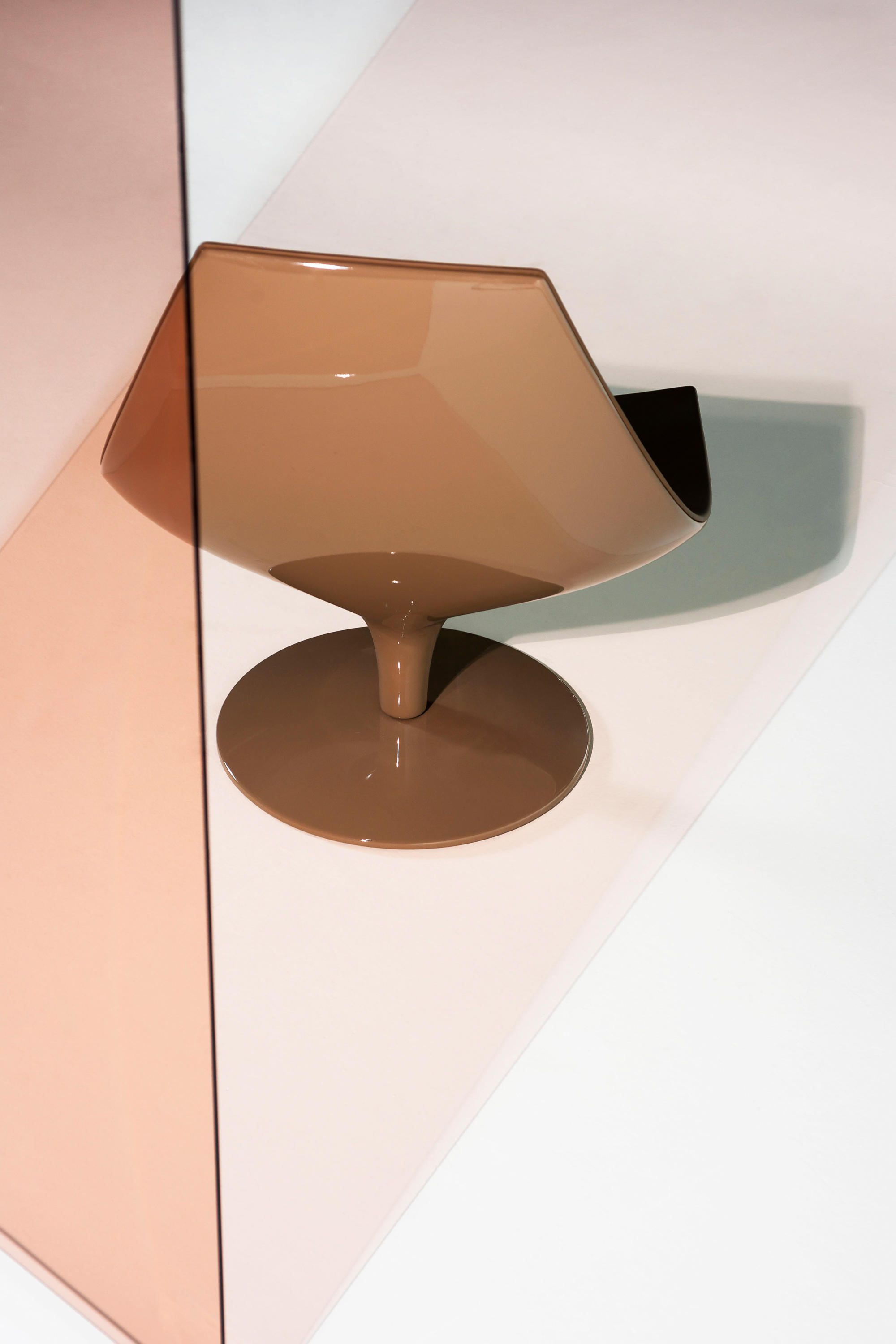 Matter of Stuff | Moon Swivel Chair, Tacchini